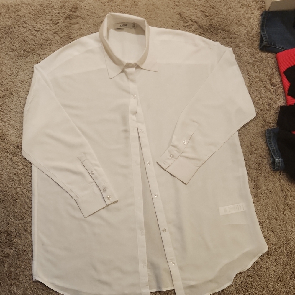 JustFab Classic White Button Down Shirt
